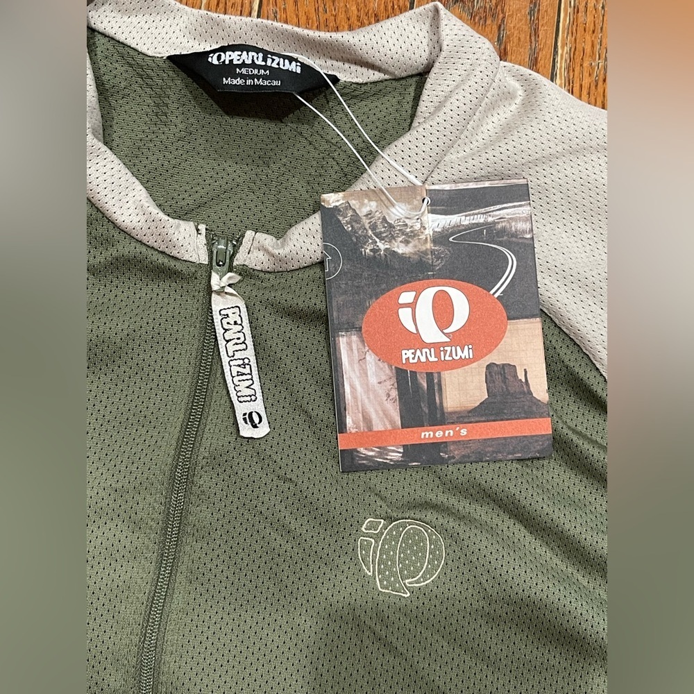Pearl Izumi Men's Olive and Beige Short Sleeve Tee - Picture 4 of 9